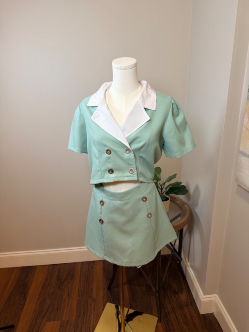 Mint Green Two-Piece Skirt Set w/ White Collar – Retro Style - Picture 2 of 10